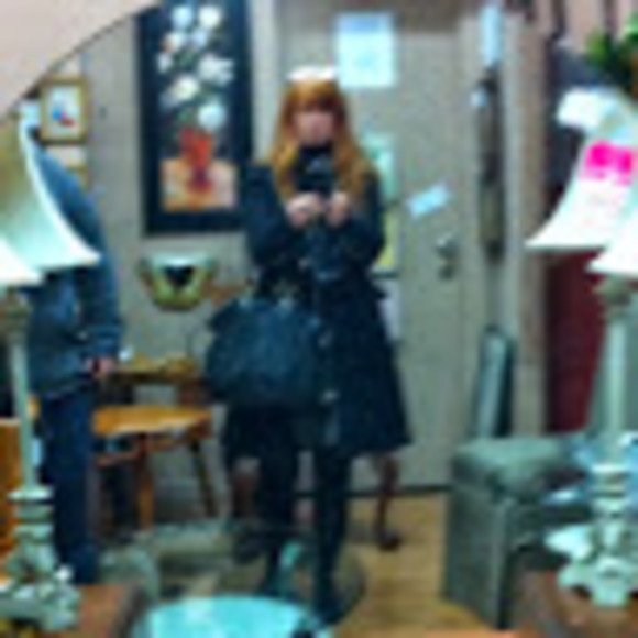 Meet your Posher, Lisa - Picture 1 of 1